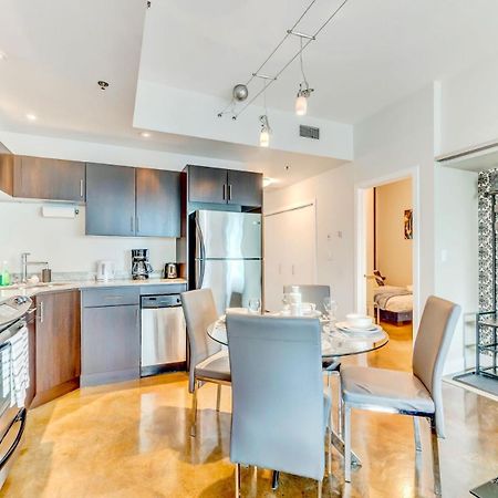 Luxury 2Br Condo - King Bed - Stunning City Views カルガリー エクステリア 写真
