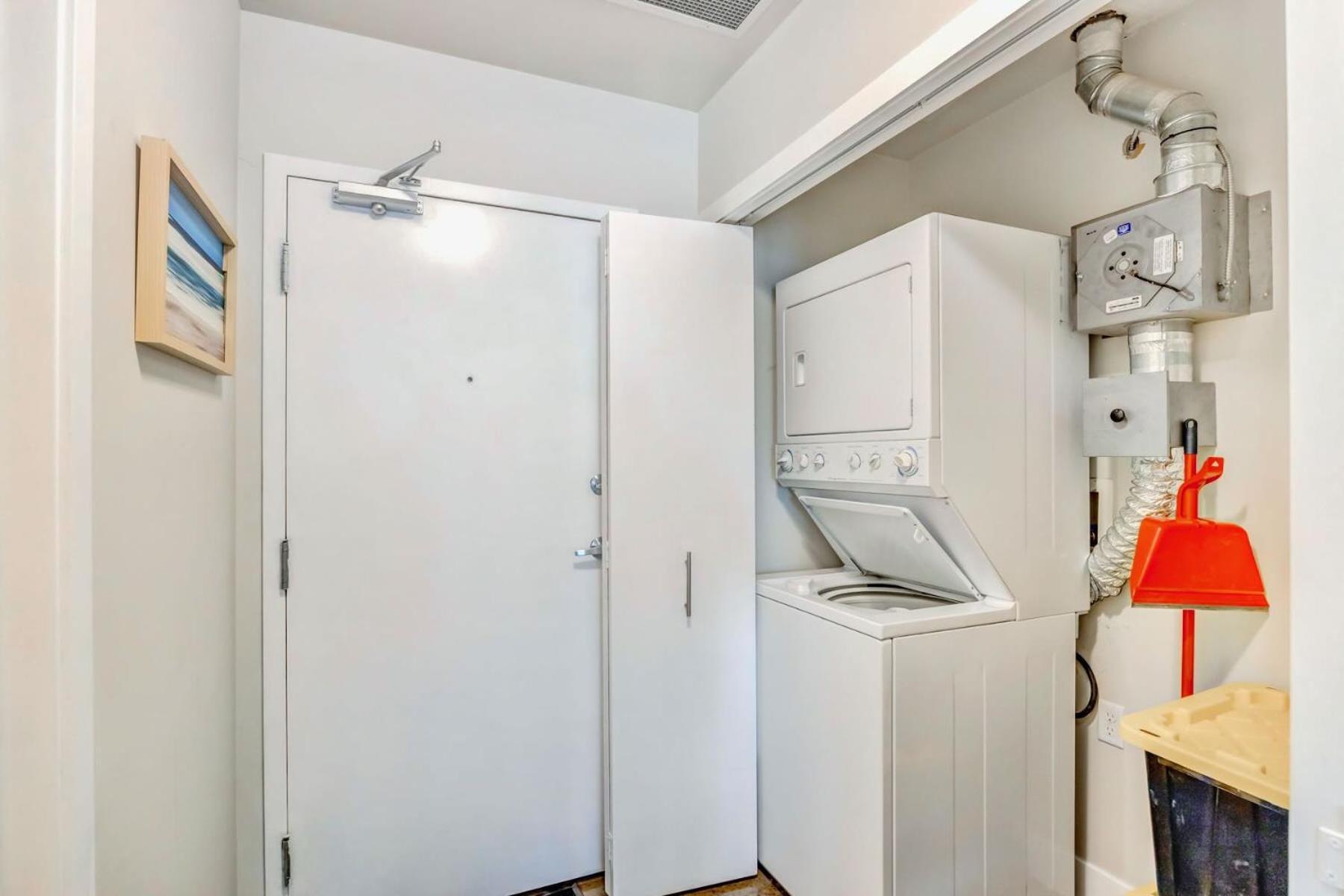 Luxury 2Br Condo - King Bed - Stunning City Views カルガリー エクステリア 写真