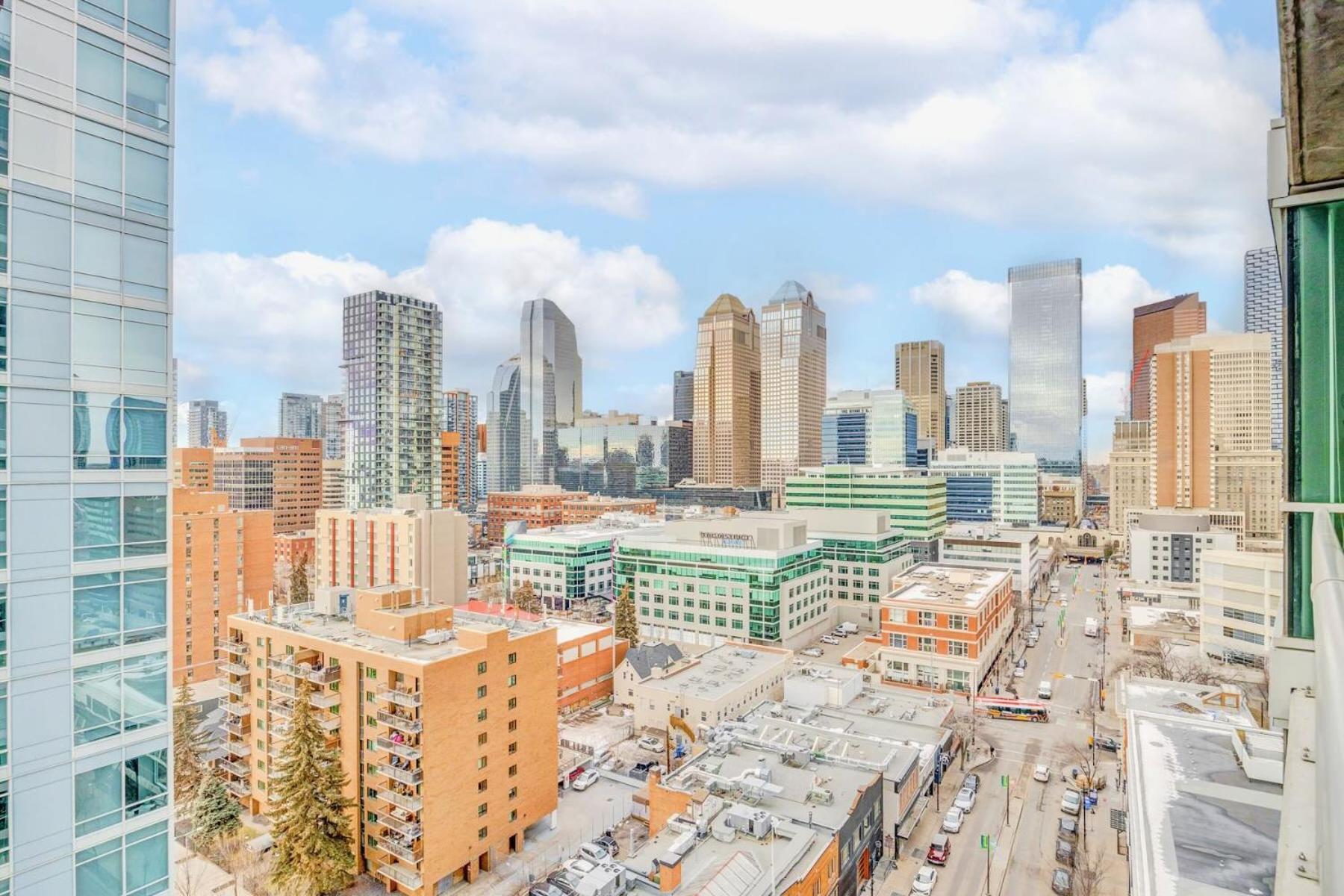 Luxury 2Br Condo - King Bed - Stunning City Views カルガリー エクステリア 写真